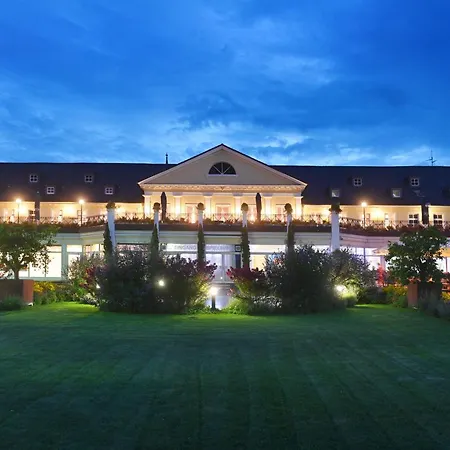 Kurpark-hotel 호텔