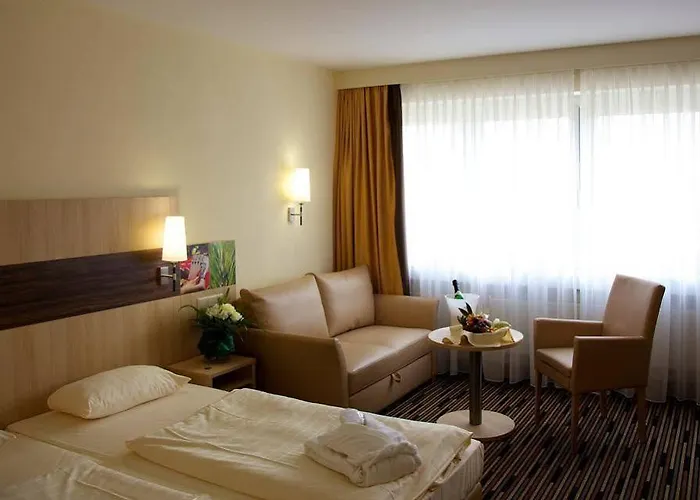 Отель Kurpark-hotel Бад-Дюркхайм